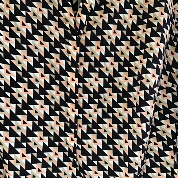 Geometric Patterned Blouse - Picture 2 of 3